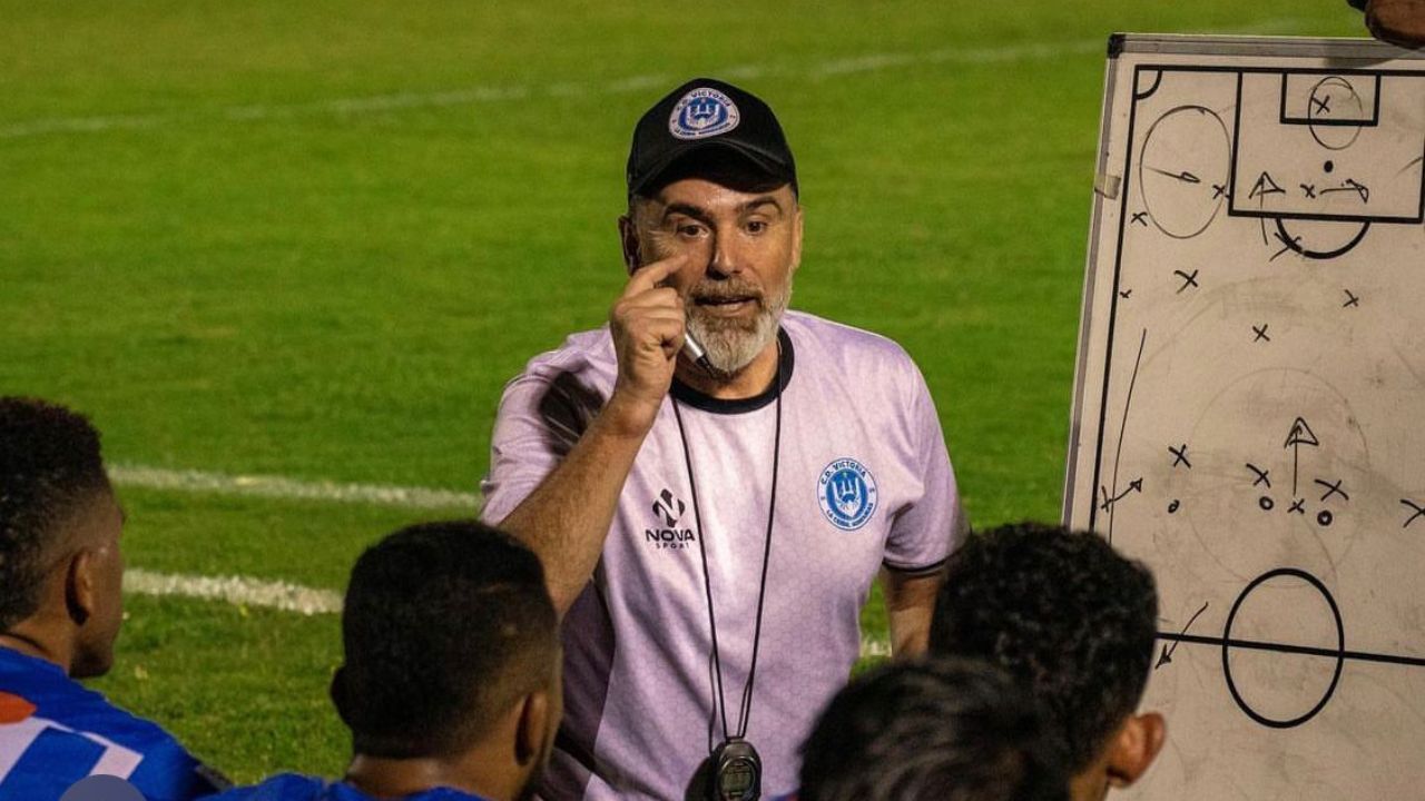 Victoria toma determinación con su entrenador tras derrota ante Real España