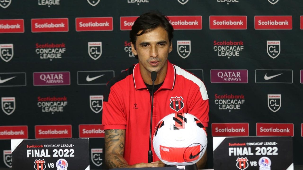 El consejo de Bryan Ruiz a sus compañeros para ganarle al Olimpia la final de Liga Concacaf