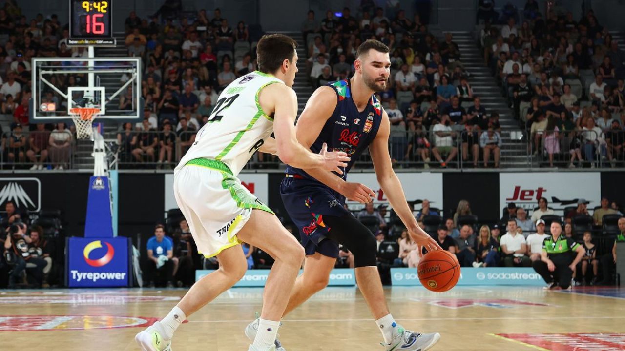 Exjugador de la NBA salió del closet e hizo historia en el baloncesto
