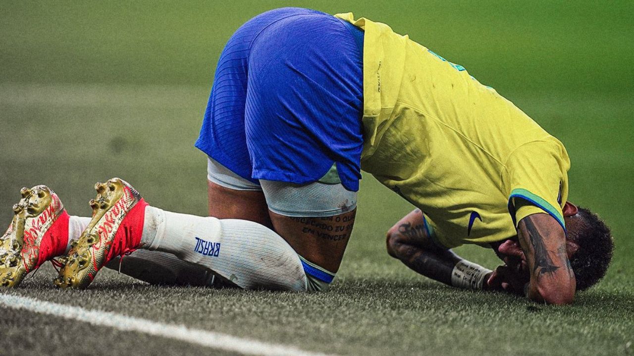 Captan a Neymar llorando luego de salir lesionado en juego Brasil vs Serbia