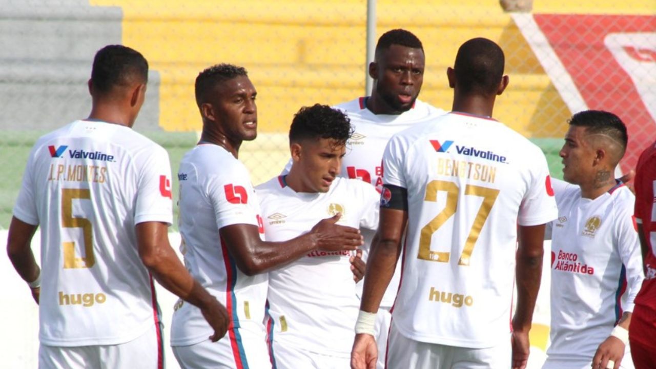 ¡Súper líder! Olimpia derrota 2-0 al Real Sociedad en Comayagua y terminó primero de las vueltas