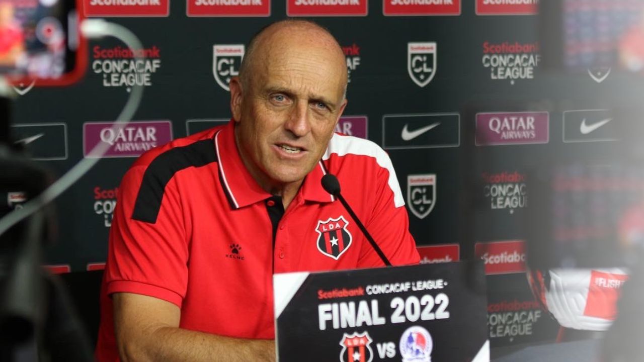 Fabián Coito manda fuerte advertencia al Olimpia previo a la final de la Liga Concacaf