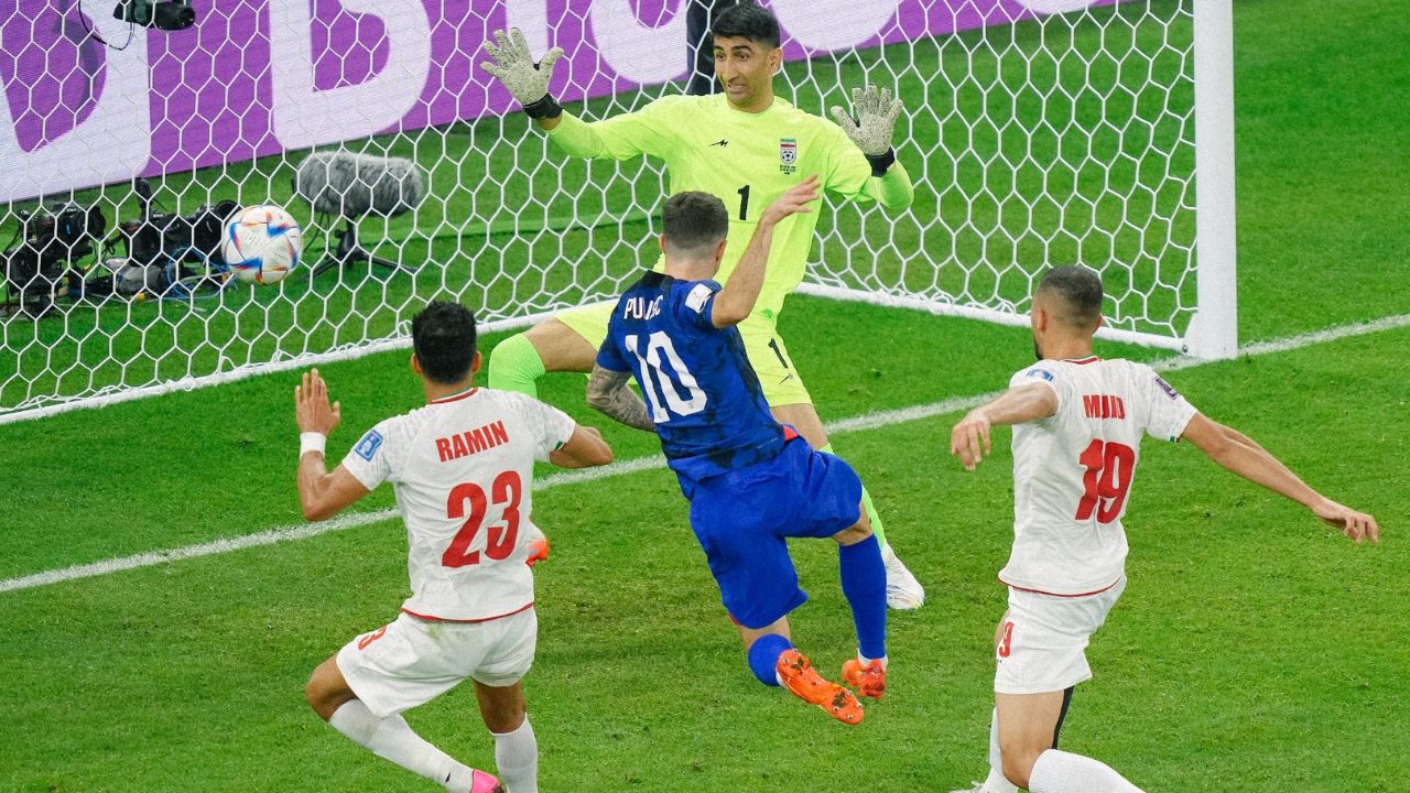 Estados Unidos clasifica a los octavos de final tras derrotar a Irán 1-0