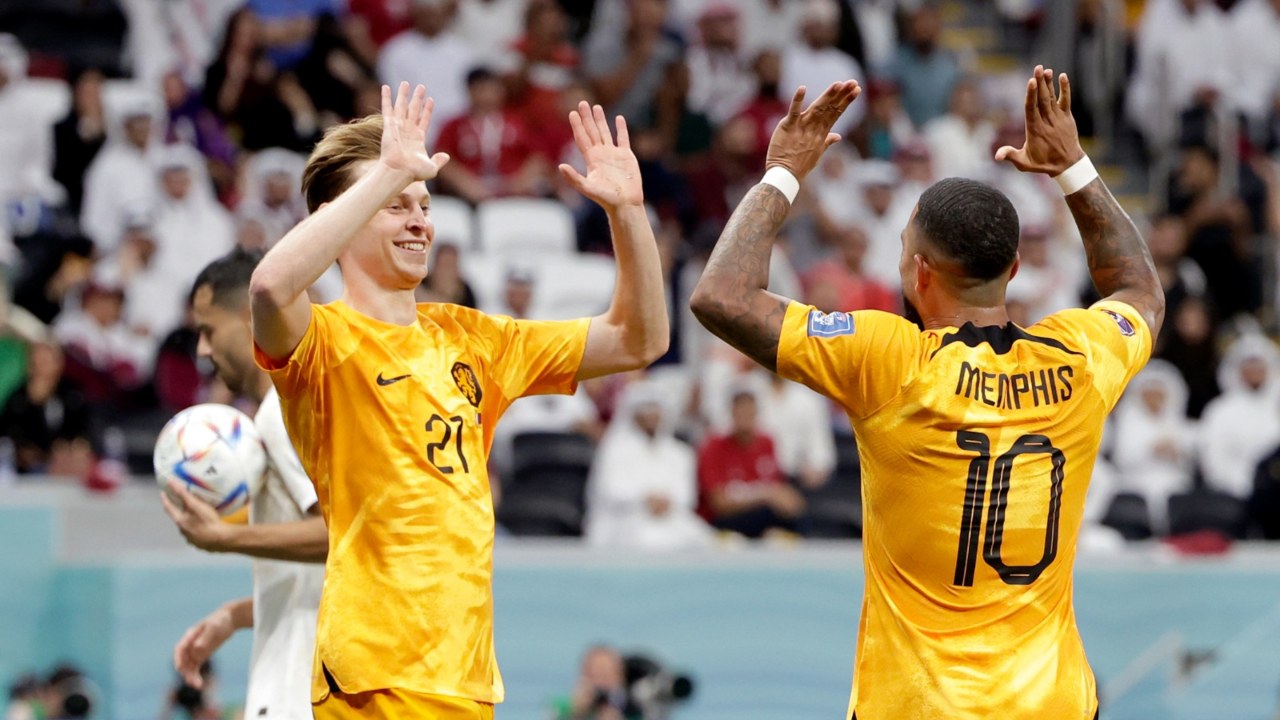 Países Bajos con paso firme clasifica a octavos de final tras derrotar a Qatar
