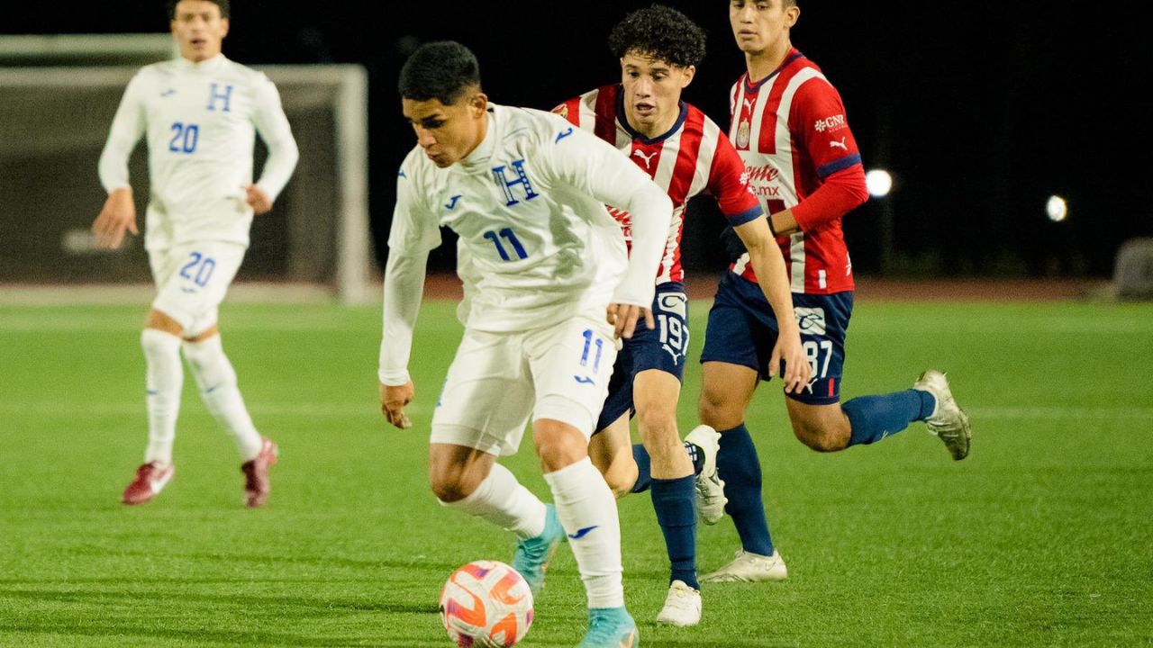 Selección de Honduras no pudo contra las Chivas de México en su segundo juego