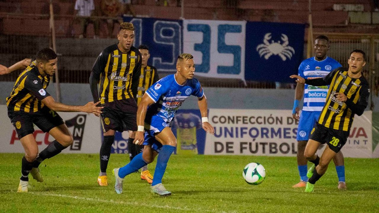 Victoria rescata un empate contra Real España que le deja esperanza en el repechaje