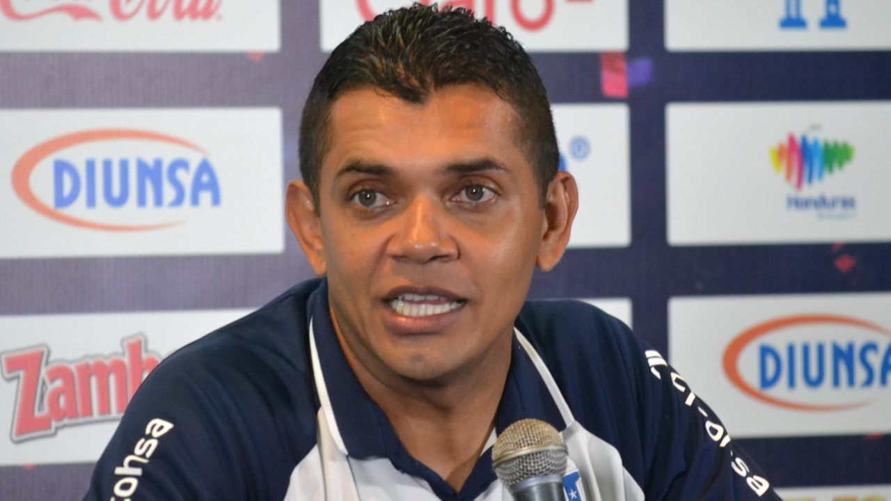 Amado Guevara podría dirigir a equipo hondureño la próxima temporada