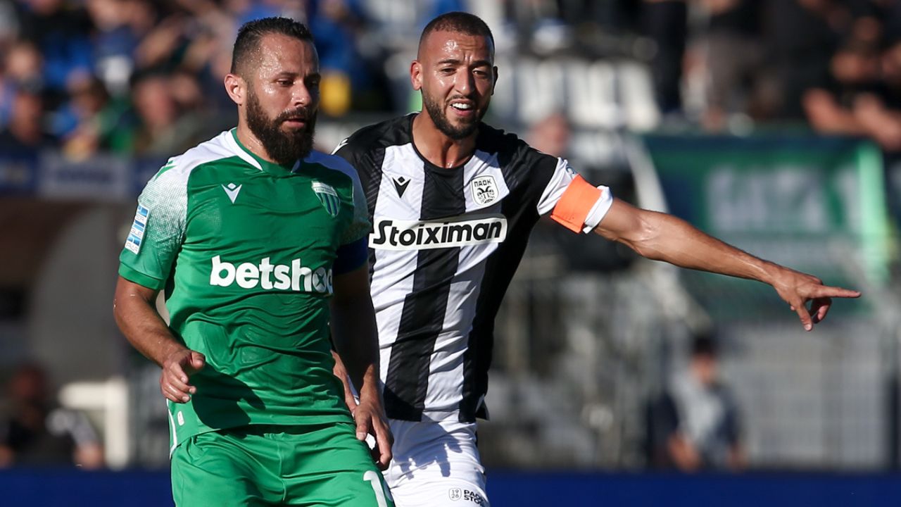 Alfredo Mejía fue noticia en Grecia durante el partido del Levadiakos