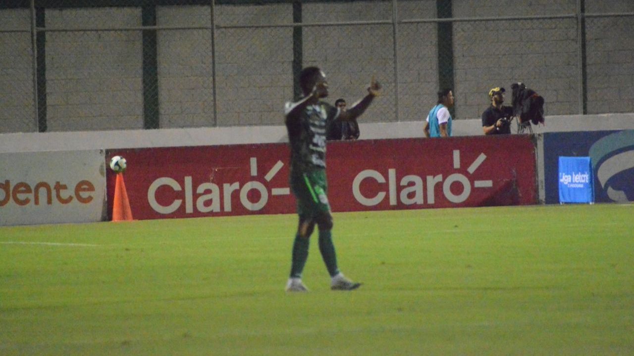 El golazo de Clayvin Zúniga que hace soñar al Marathón