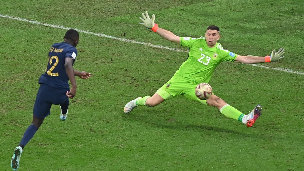Gigante de Europa se lanza por el fichaje de Dibu Martínez tras el Mundial de Qatar 2022