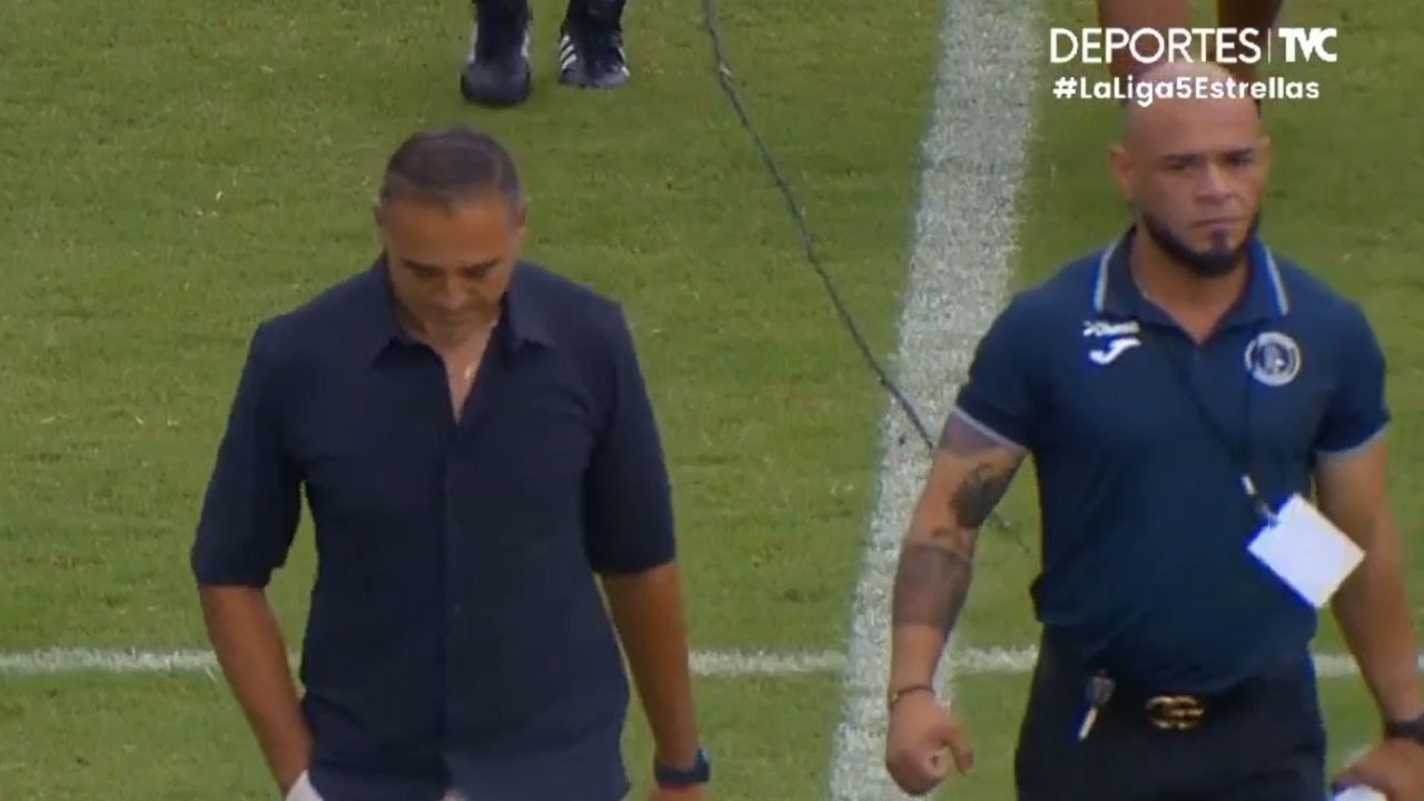 Hernán 'La Tota' Medina ingresó con guardaespaldas a la cancha del Carlos Miranda