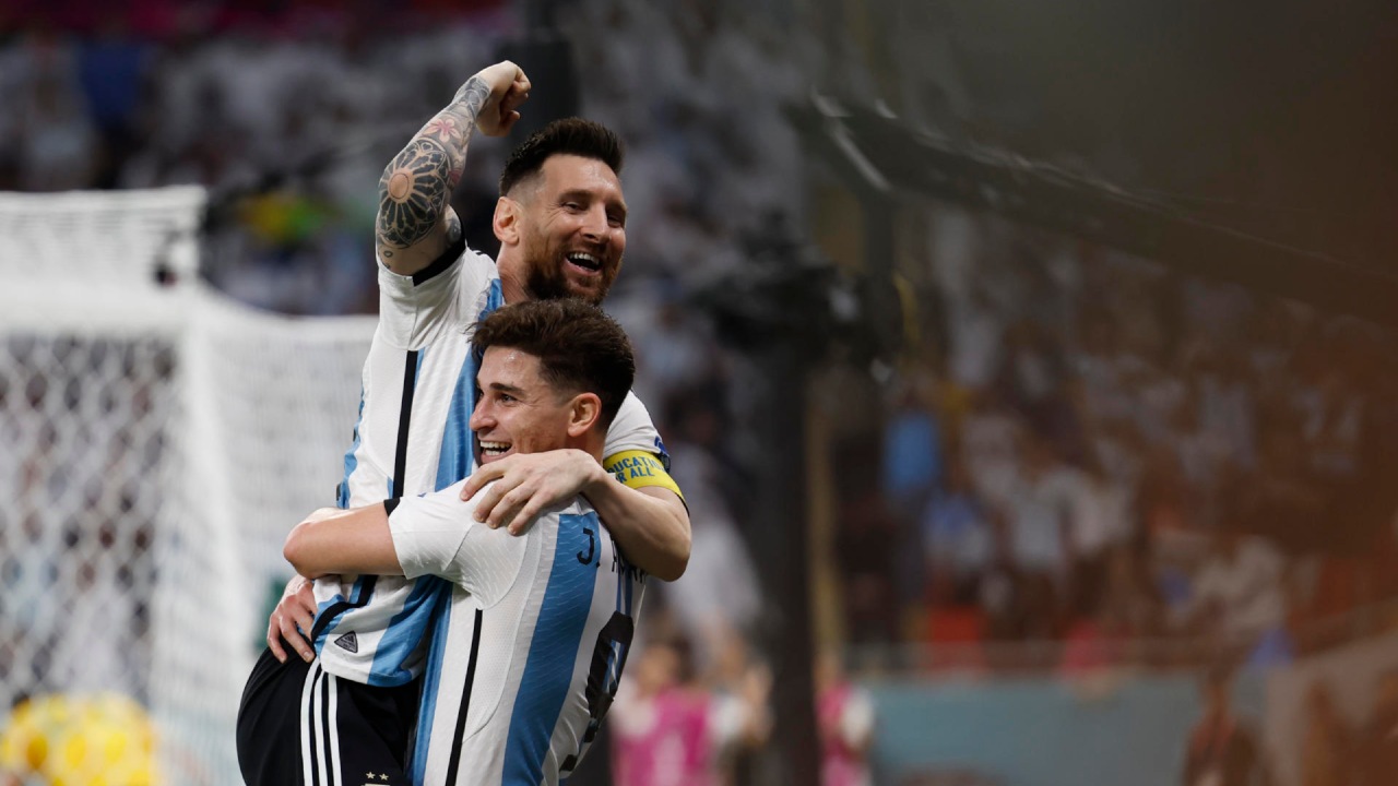Lionel Messi y Julián Álvarez clasifican a Argentina a cuartos de final del Mundial Qatar 2022