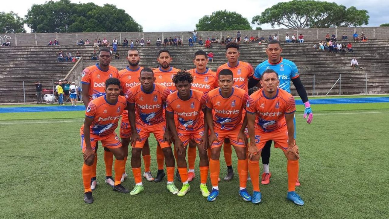 Lobos revoluciona su plantel: Confirma dos fichajes, anuncia bajas y renovaciones