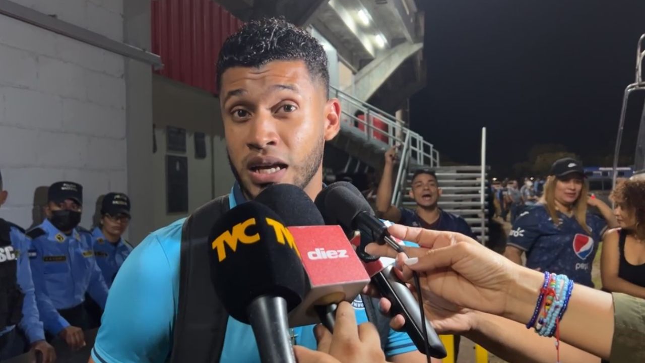 Marcelo Pereira termina frustrado por el arbitraje y revela por error la sede donde será la final de vuelta