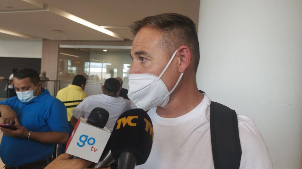 Tota Medina regresa a Argentina con su futuro en Motagua definido