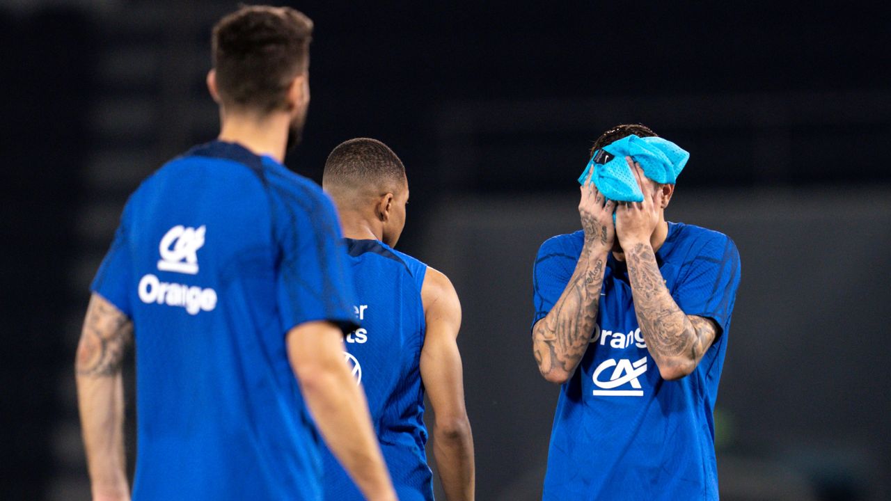 Selección de Francia confirma más enfermos a horas de la final del Mundial contra Argentina