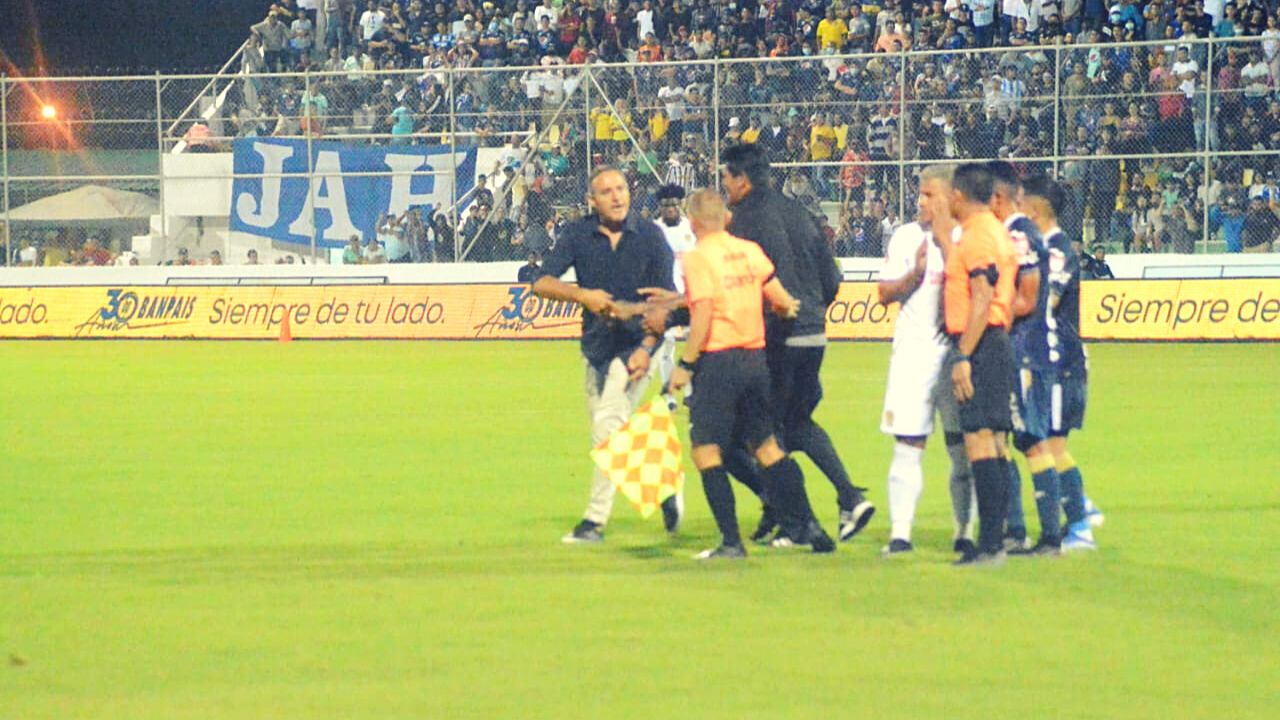 El fuerte castigo al que se expone la Tota Medina por haber ingreso a la cancha del Carlos Miranda