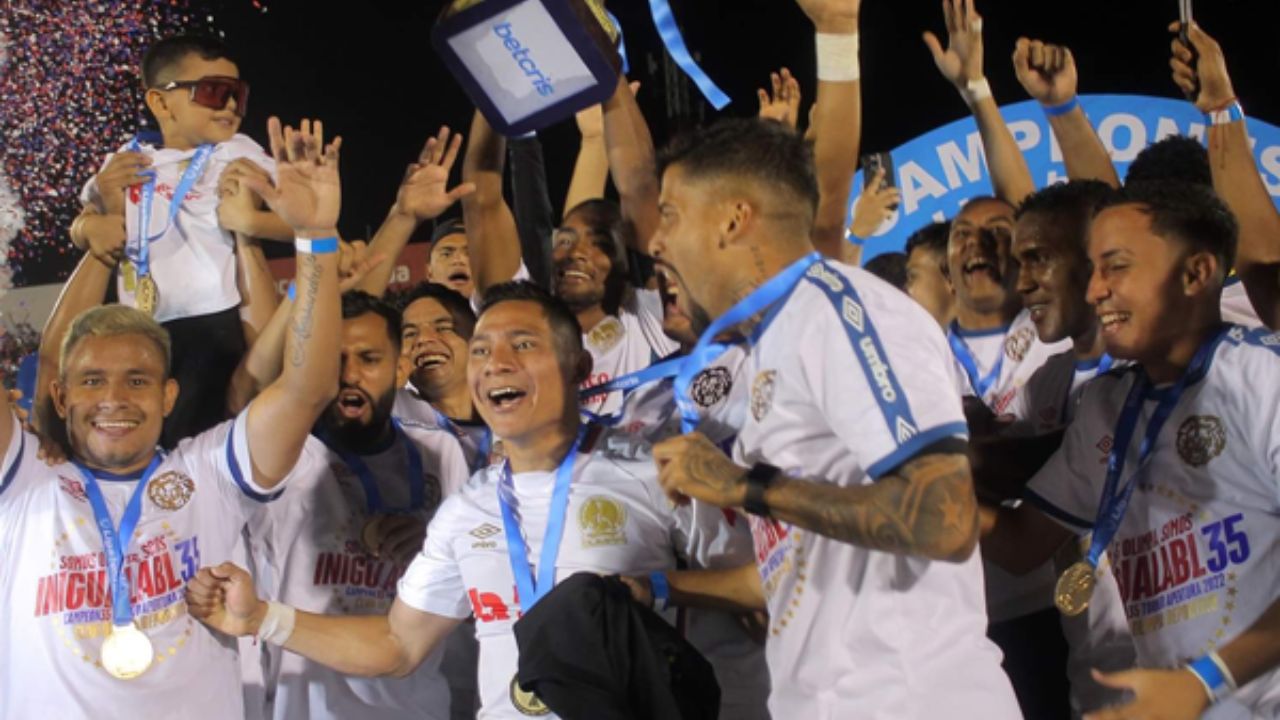 Olimpia oficializa préstamo de una de sus joyas y así reaccionó su afición a la noticia
