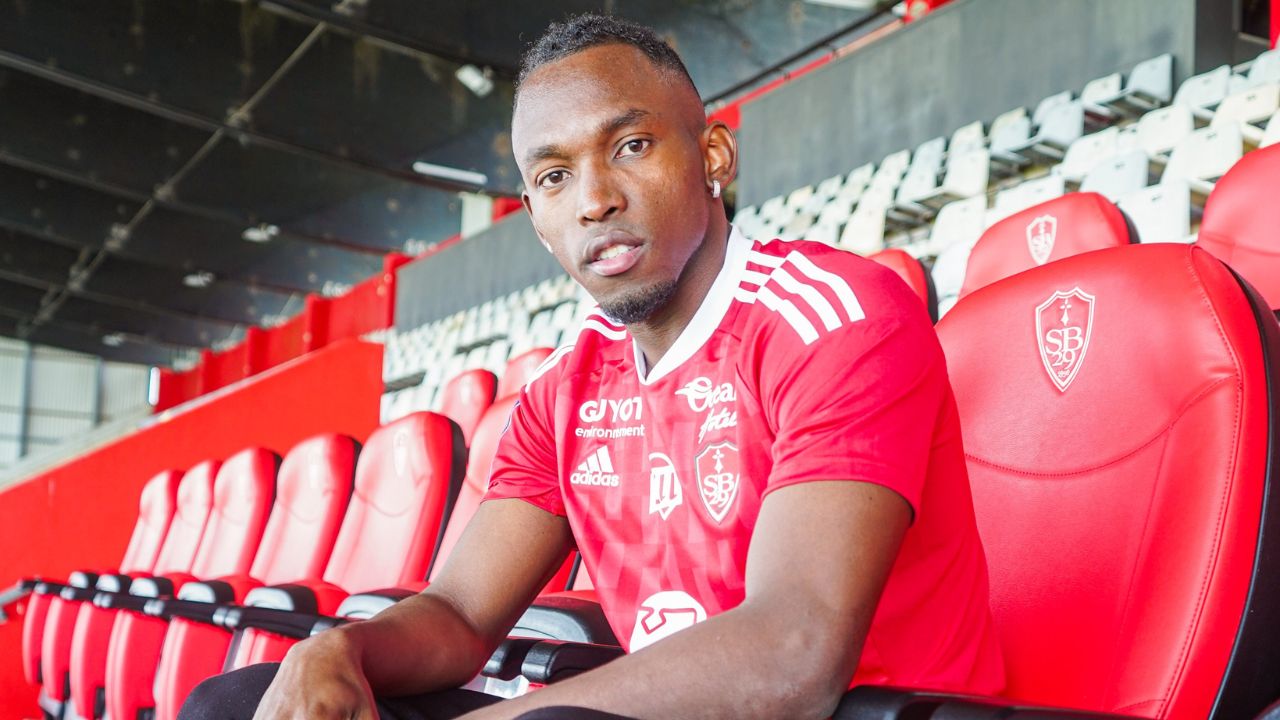 El mensaje con el que Alberth Elis rompe el silencio tras su fichaje por el Brest en Francia