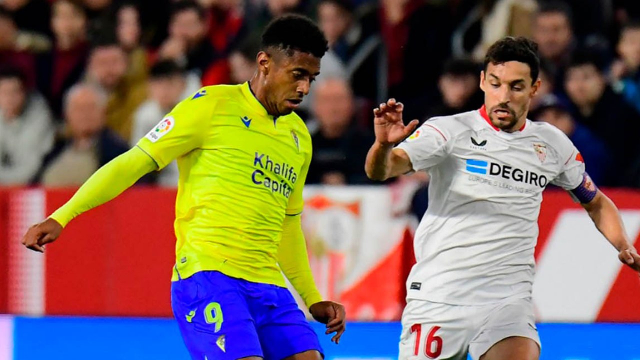 Cádiz y Choco Lozano sufren dolorosa derrota ante Sevilla que los hunde en la tabla en España
