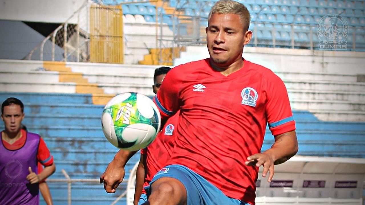 Patón Mejía con giro inesperado en su futuro tras renovar con Olimpia