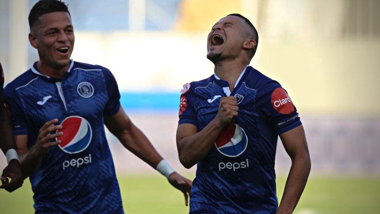 Omar Elvir revela que futbolistas de Motagua lo llaman para regresar