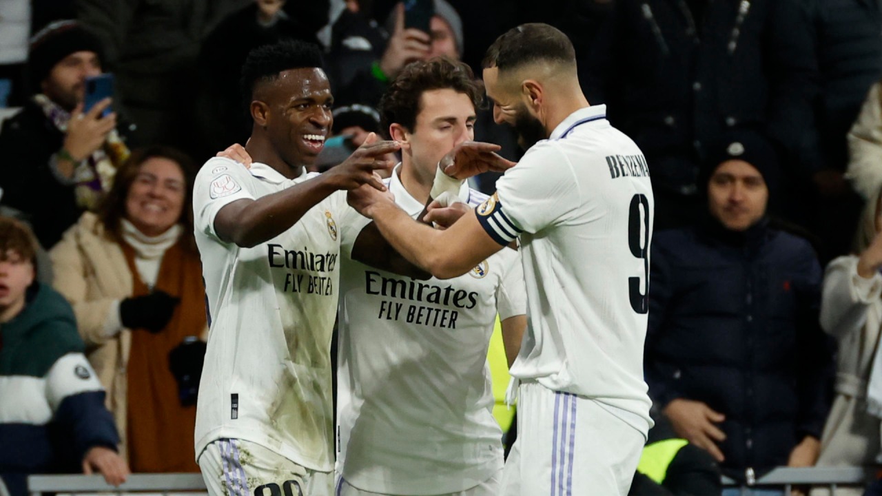 Real Madrid hace de las suyas y con épica remontada elimina al Atlético de la Copa
