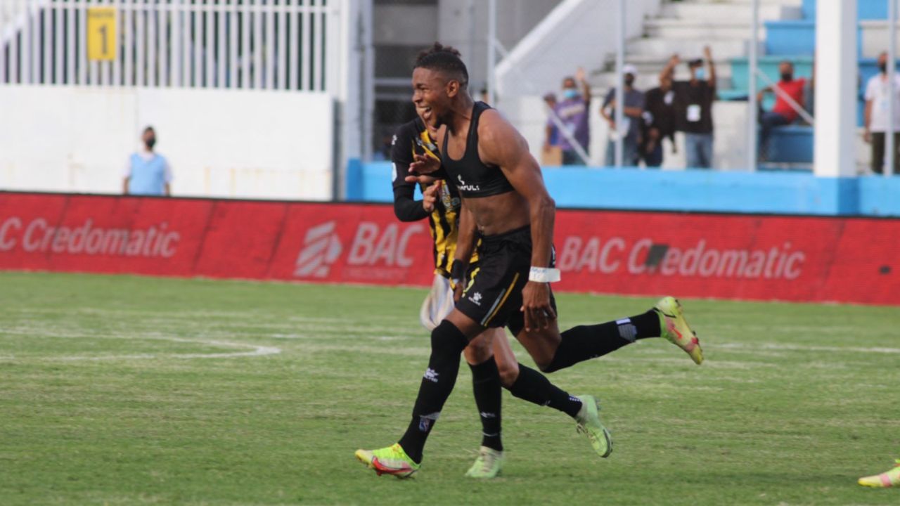 Yeison Mejía podría convertirse en nuevo legionario en la MLS pese a nueva renovación