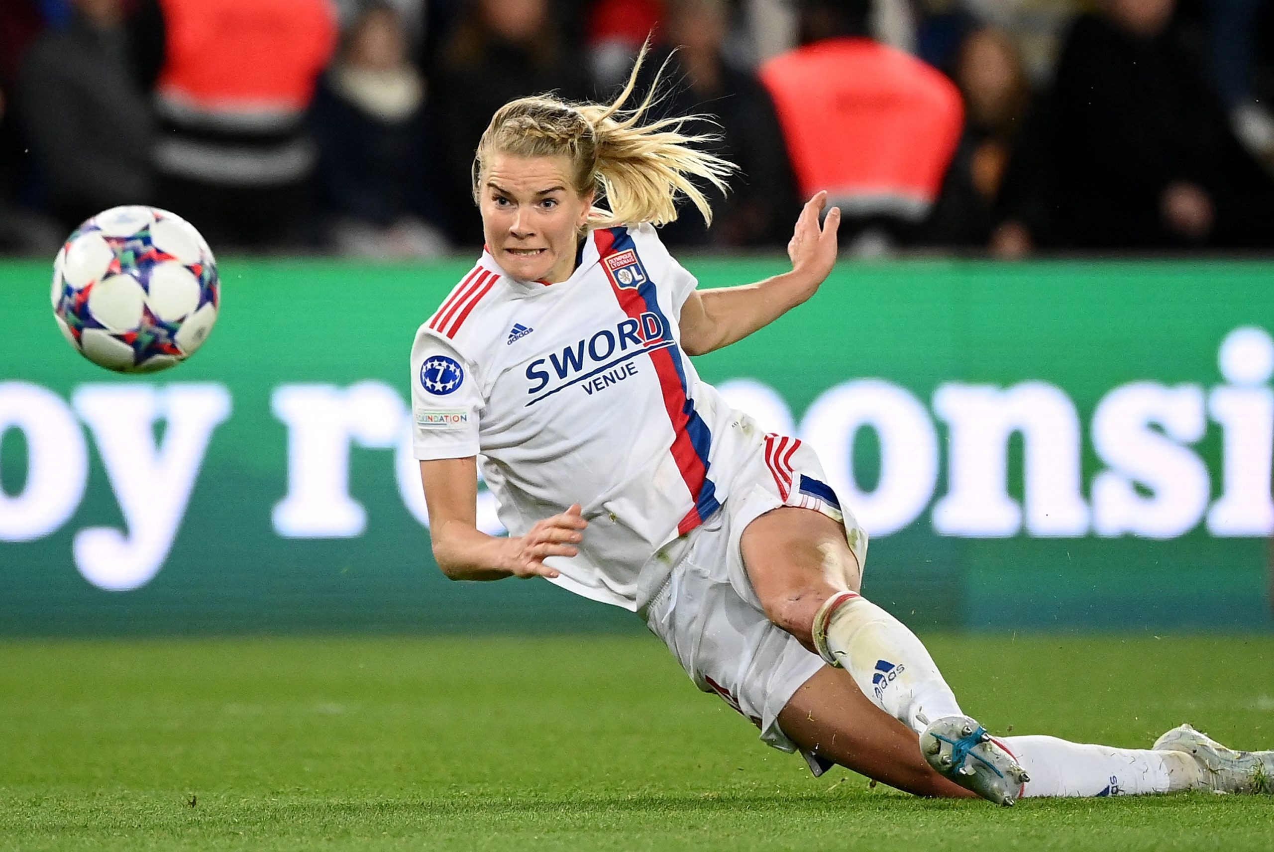 La futbolista del Olympique de Lyon, Ada Hegerberg, fue la primera ganadora del Balón de Oro. Foto: CNN