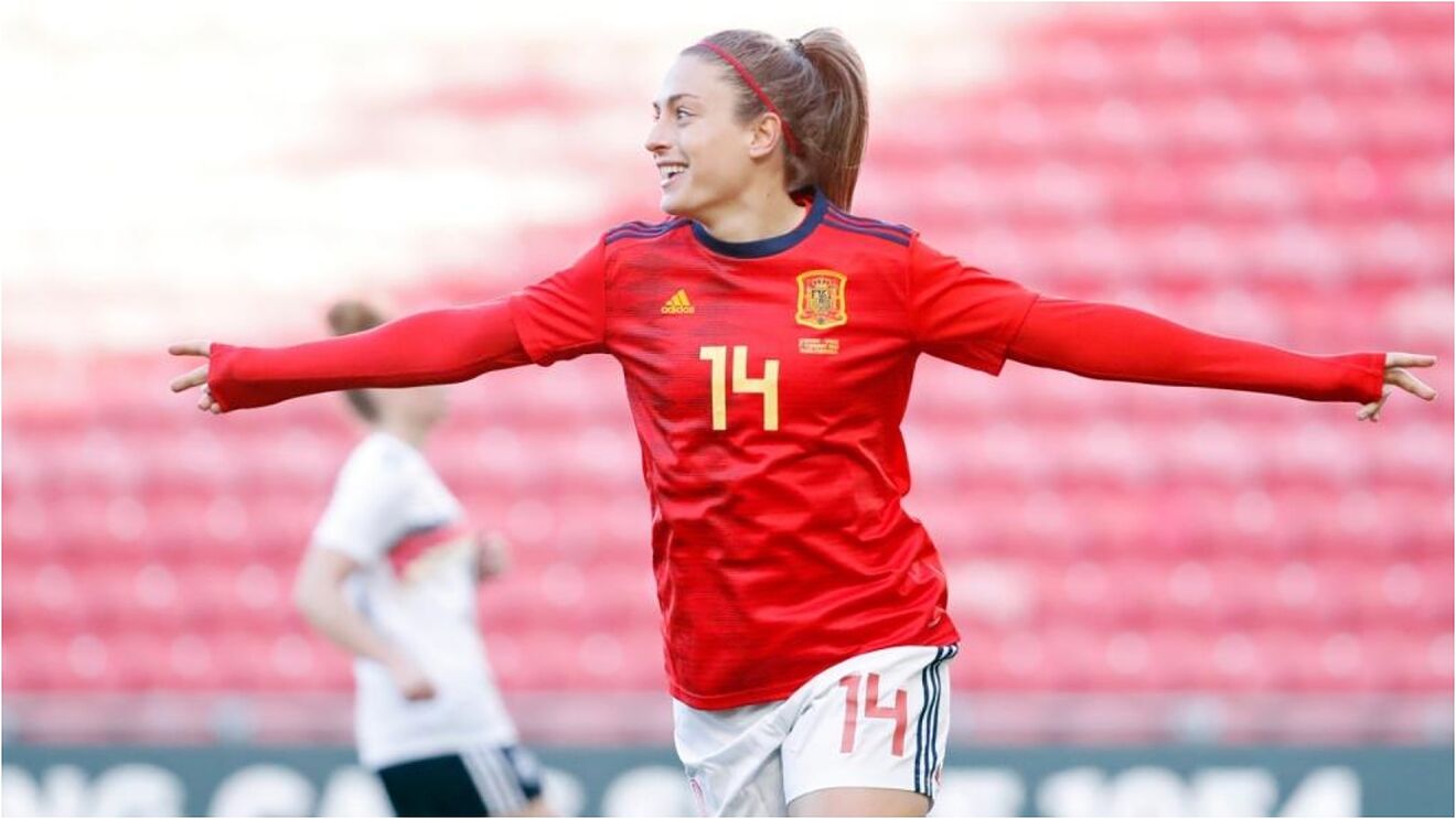 Alexia Putellas es la primer futbolista en jugar cien partido con la selección femenina de España. Foto: Marca