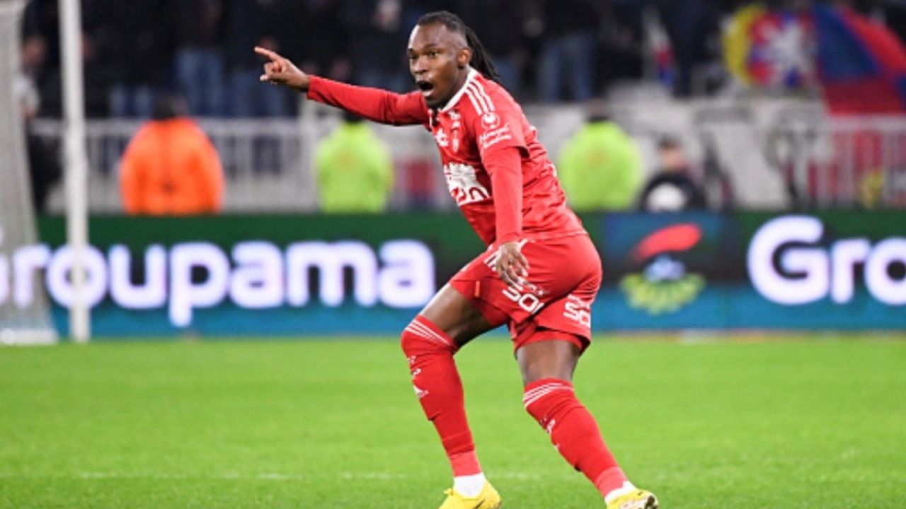 Así fue la participación de Alberth Elis en la derrota contra Mónaco en Francia