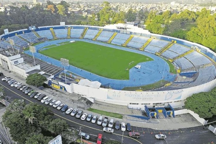 El Estadio Doroteo Guamuch Flores, ubicado en la Ciudad de Guatemala, tiene capacidad para 30 mil aficionados. Foto: Via Satelital