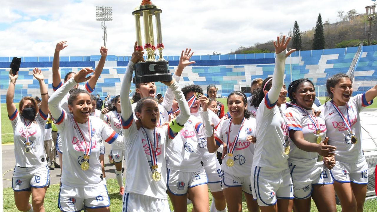El fútbol femenino hondureño en todas sus categorías ha tenido mayor desarrollo en los últimos años. Foto: TVC Deportes