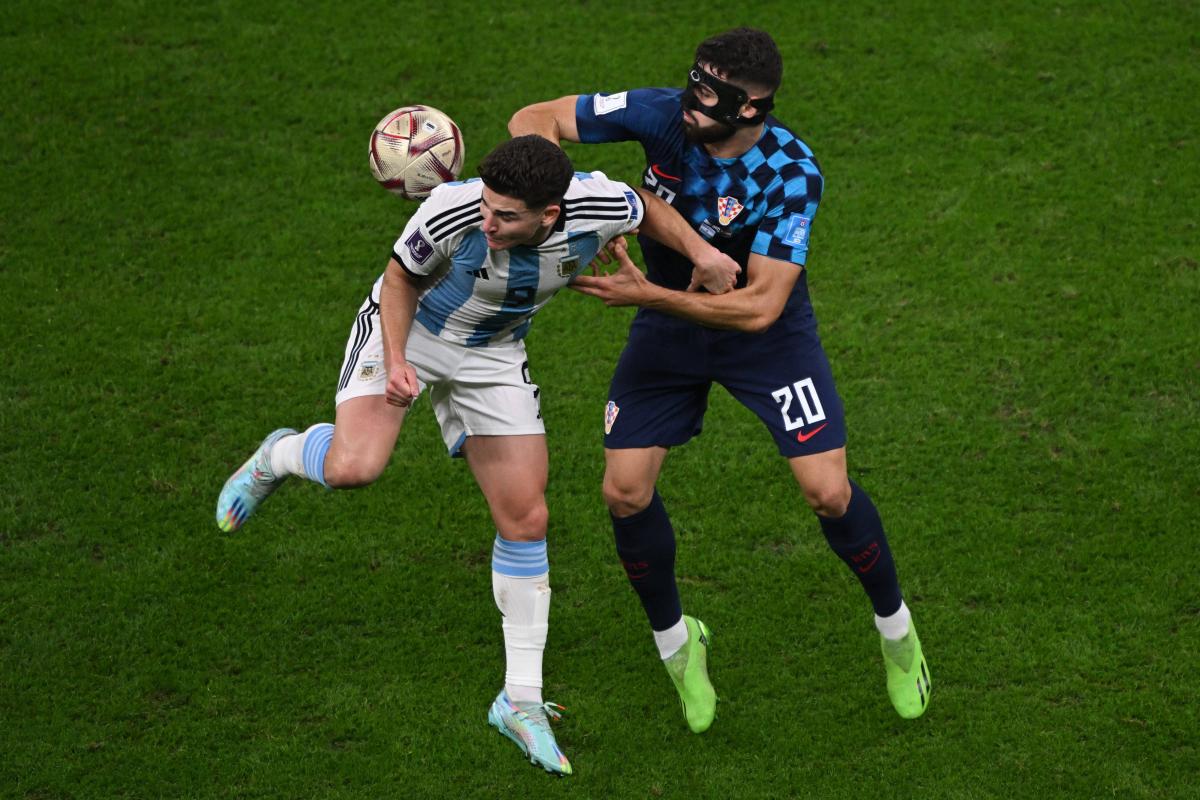 Julián Álvarez y Josko Gvardiol se vieron las caras en las semifinales de la Copa del Mundo de Qatar, donde el argentino anotó dos goles. Foto: Internet