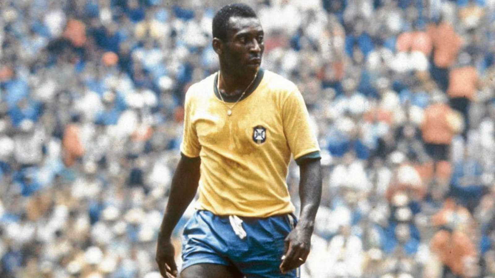 Si el Balón de Oro no solamente hubiese sido entregado a jugadores nacidos en Europa, Pelé hubiese ganado siete Balones de Oro según la revista francesa. Foto: RTVE