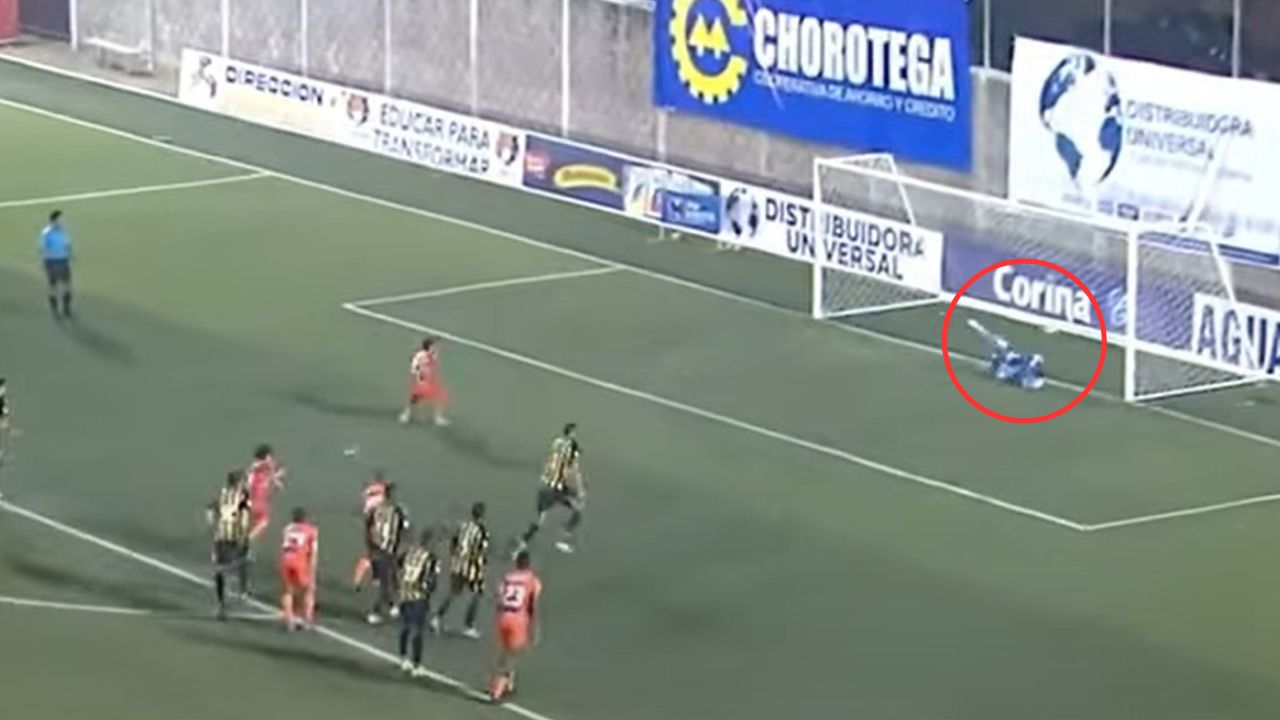 'Buba' López comete tremendo error en el empate de Real España ante Lobos UPNFM