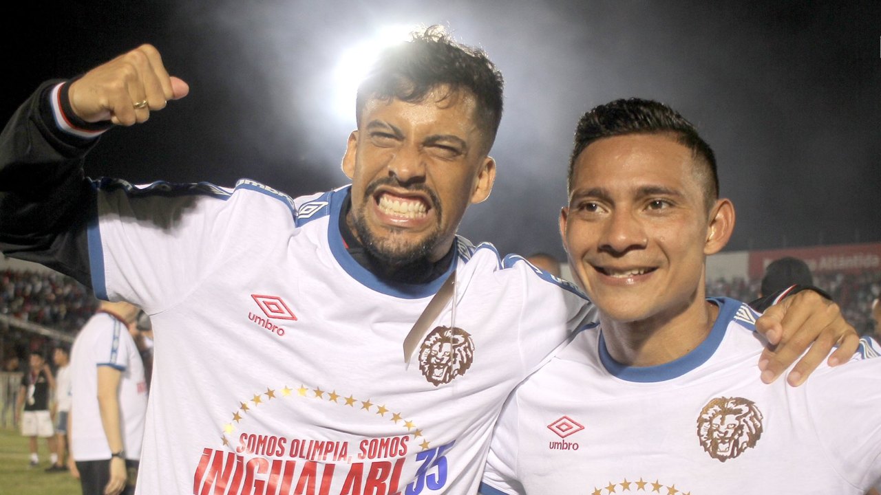 Carlos el 'Mango' Sánchez relata cómo es la competencia con Gabriel Araújo en Olimpia