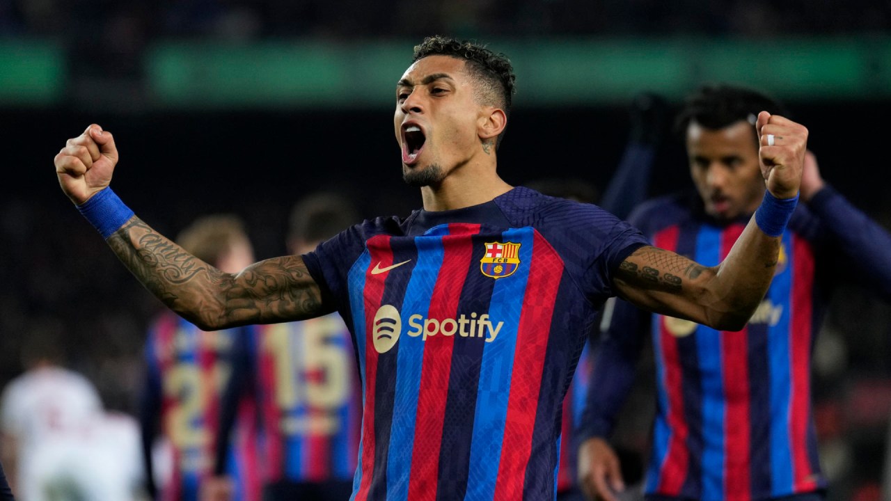 Barcelona sigue intratable y golea al Sevilla en un triunfo con sabor a liga