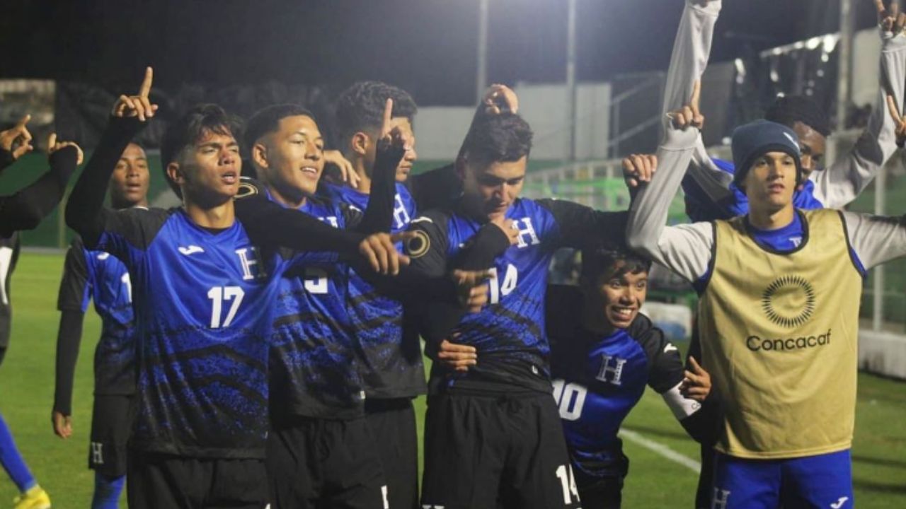 Honduras debuta con tremenda goleada ante Surinam en el Premundial de Concacaf