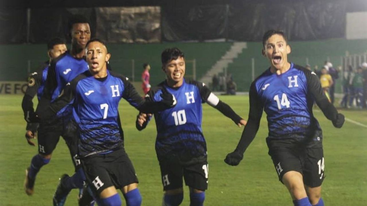 Honduras propina goleada a El Salvador y certifica su pase a la siguiente ronda del Premundial