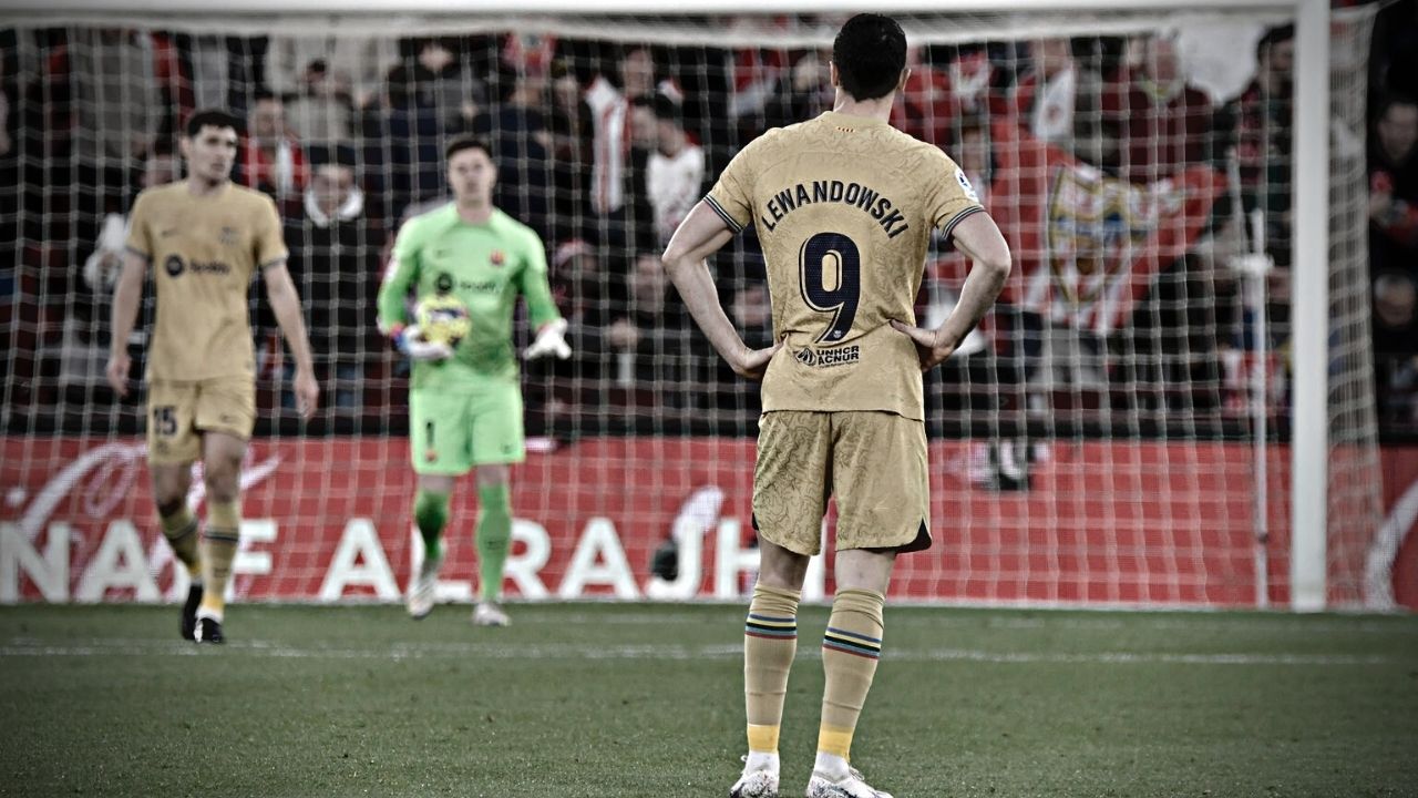 Robert Lewandowski se lesiona y  suma a la lista de bajas del Barcelona para el clásico