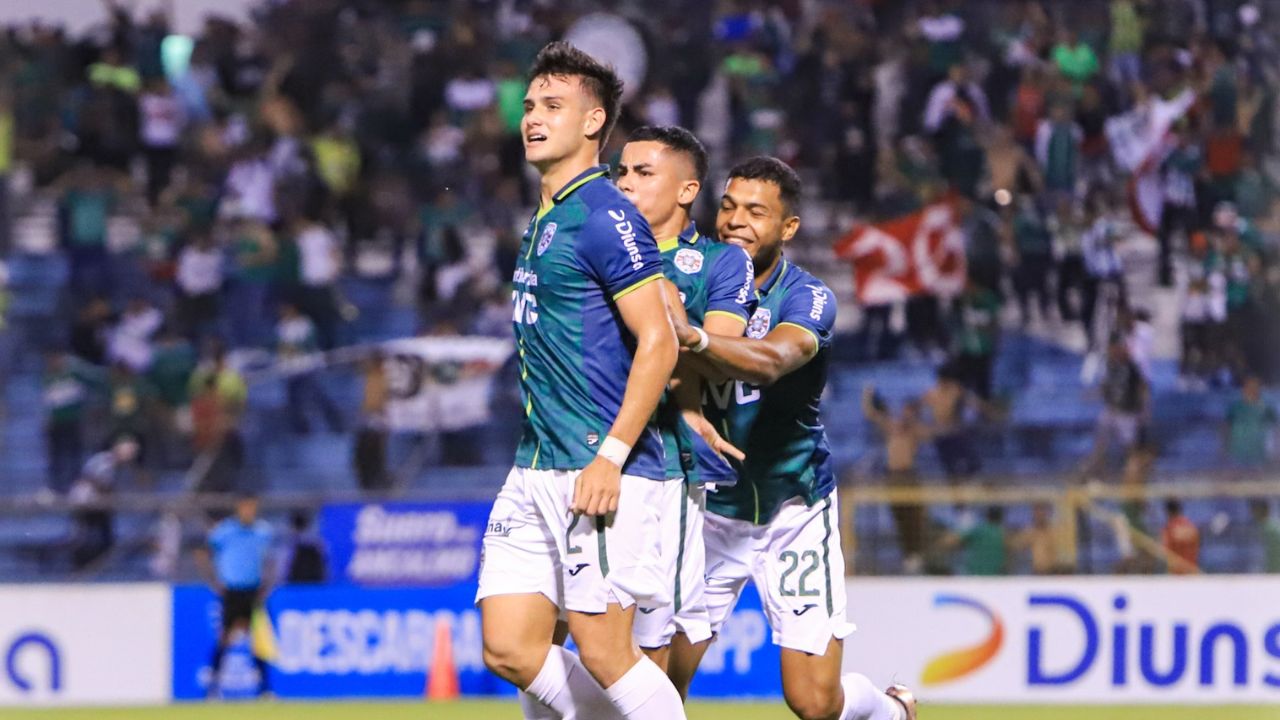 Marathón vence a Real España in extremis en un clásico sampedrano caliente