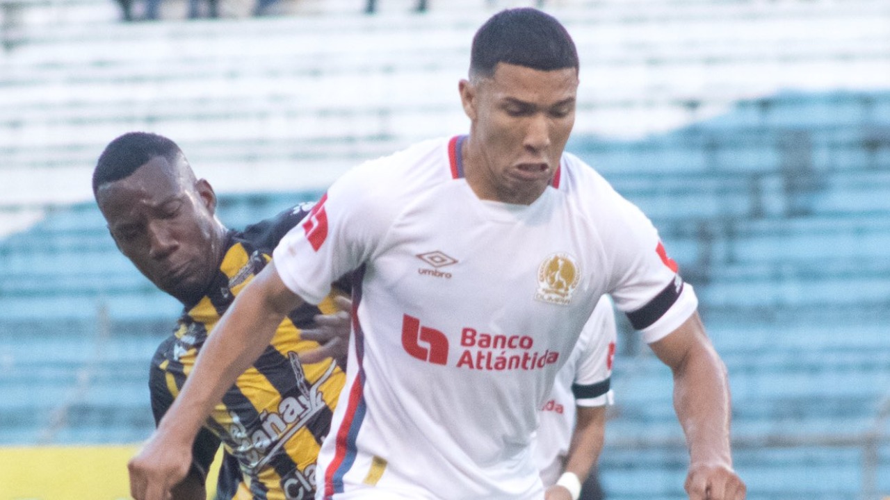 Olimpia sigue indomable y triunfa ante Real España en San Pedro Sula