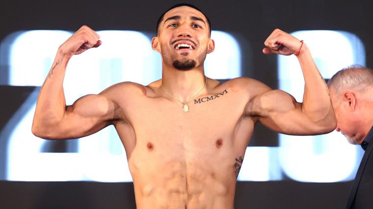 En 2019, el boxeador Teófimo López se convirtió en el primer hondureño en ganar un título mundial de boxeo. Foto: Sporting News