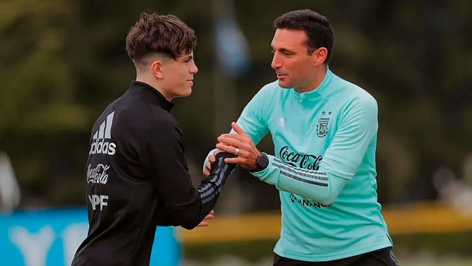 Según el coordinador de selecciones juveniles de la AFA, Bernardo Romero, Alejandro Garnacho representará la Selección de Argentina. Foto: A24
