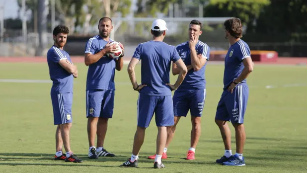 El cuerpo técnico de Argentina con el que ganaron el Mundial del 2022 está integrado por nueve personas. Foto: Internet