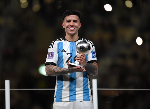 Para sustituir a Giovani Lo Celso, Lionel Scaloni eligió a Enzo Fernández, quien terminó siendo figura clave de Argentina. Foto: Infobae