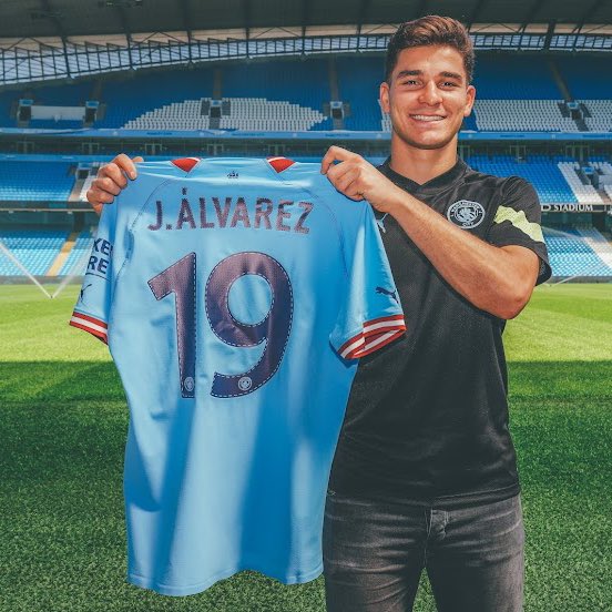 Julián Álvarez fue presentado en el Manchester City el 10 de julio de 2022 en el Etihad Stadium. Foto: Infobae