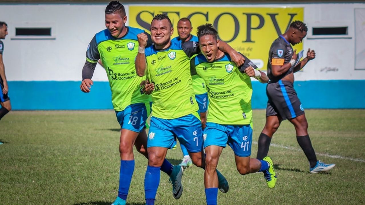 Olancho FC no tuvo piedad y goleó al Victoria para seguir arriba en la tabla
