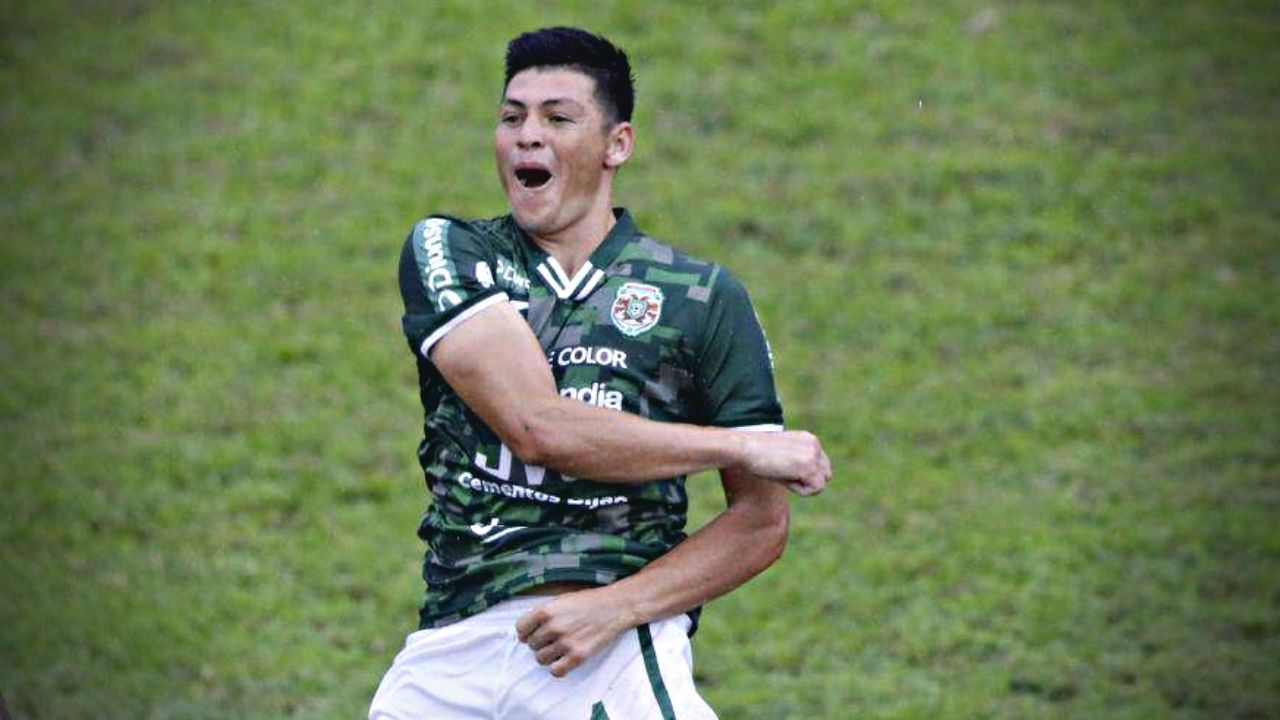 Chelito Martínez cumplirá sueño de salir al extranjero tras su debut en primera división